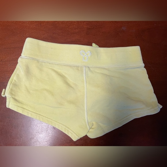 Yellow TNA short shorts - Picture 3 of 3
